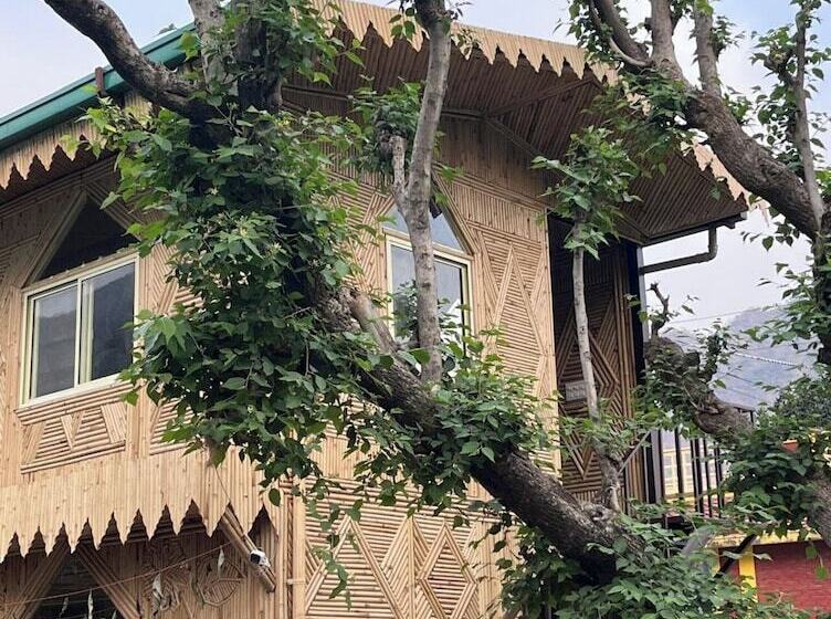 فندق Bamboo Garden Cottages And Cafe