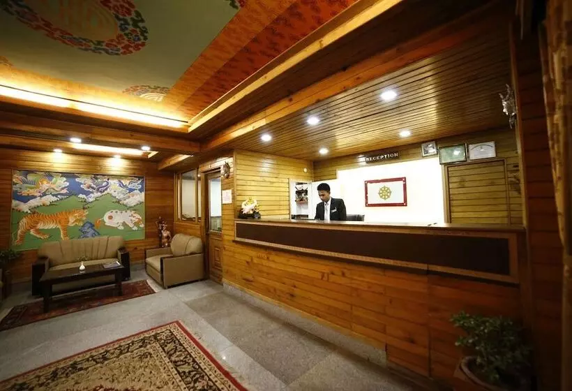 ホテル The 4 Season Sikkim Pelling