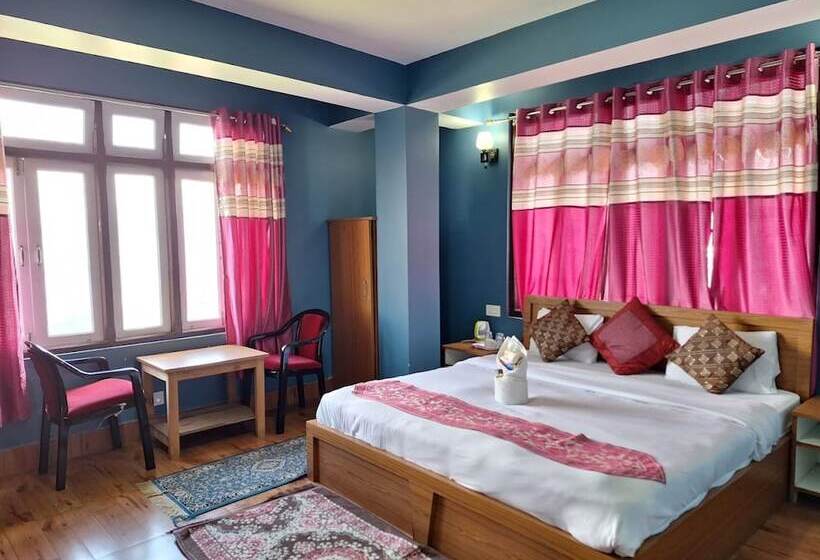 בית מלון כפרי The 4 Season Sikkim Pelling