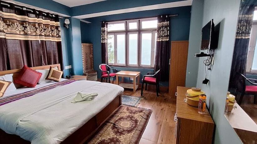 בית מלון כפרי The 4 Season Sikkim Pelling