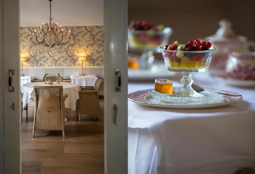 B & B Hotel The Baron Crown