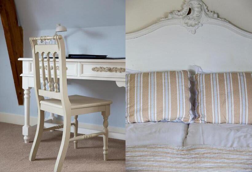 B & B Hotel The Baron Crown