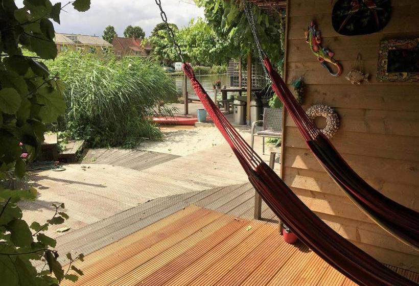 B&b Houseboat Between Amsterdam Windmills