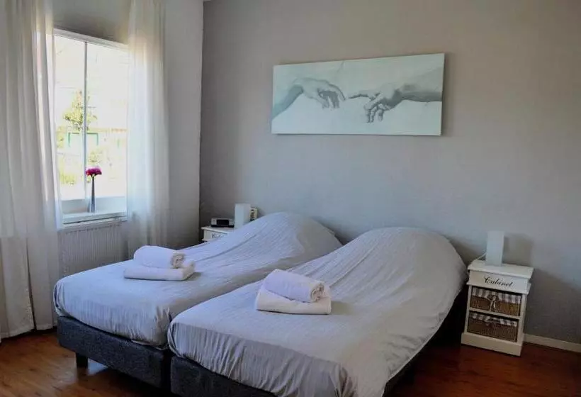 Aamiaismajoitus (B&B) T Laege Uus