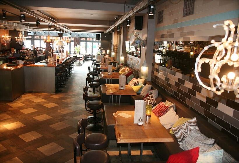 فندق Manzo's Suites