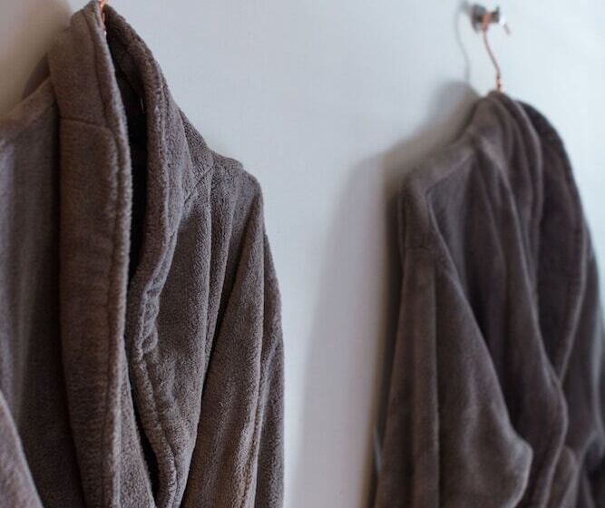 فندق Manzo's Suites