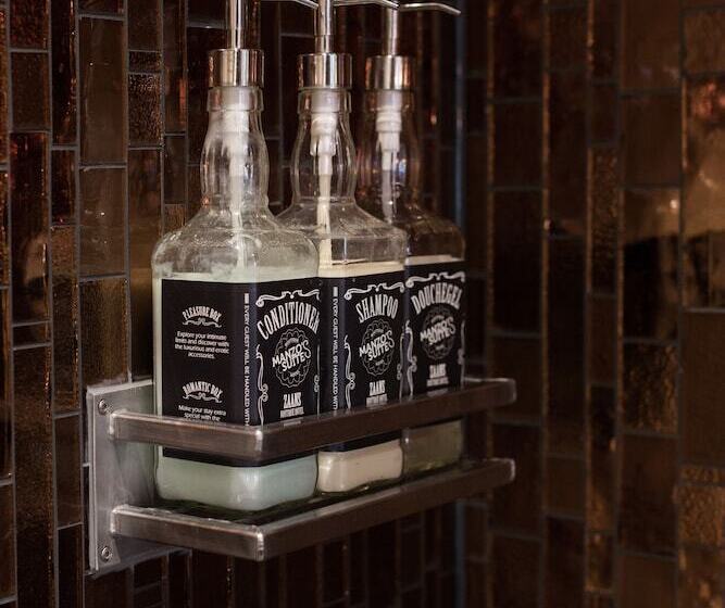 فندق Manzo's Suites