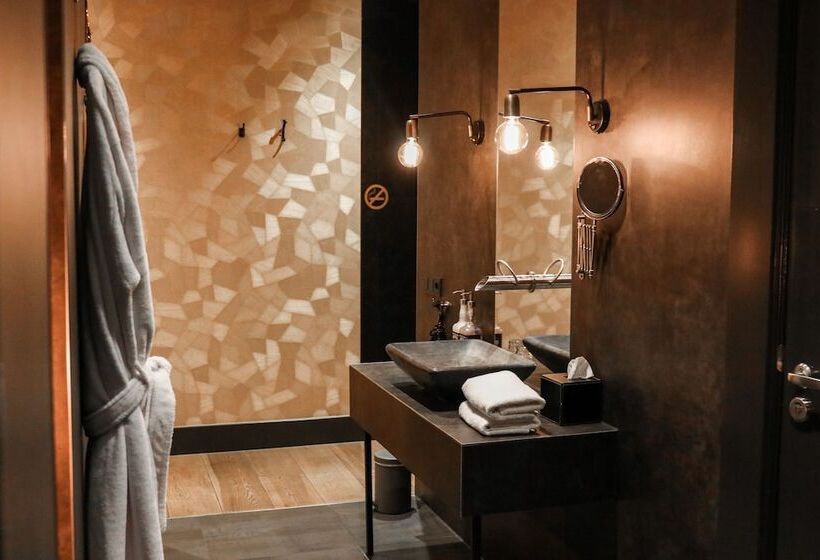 فندق Manzo's Suites