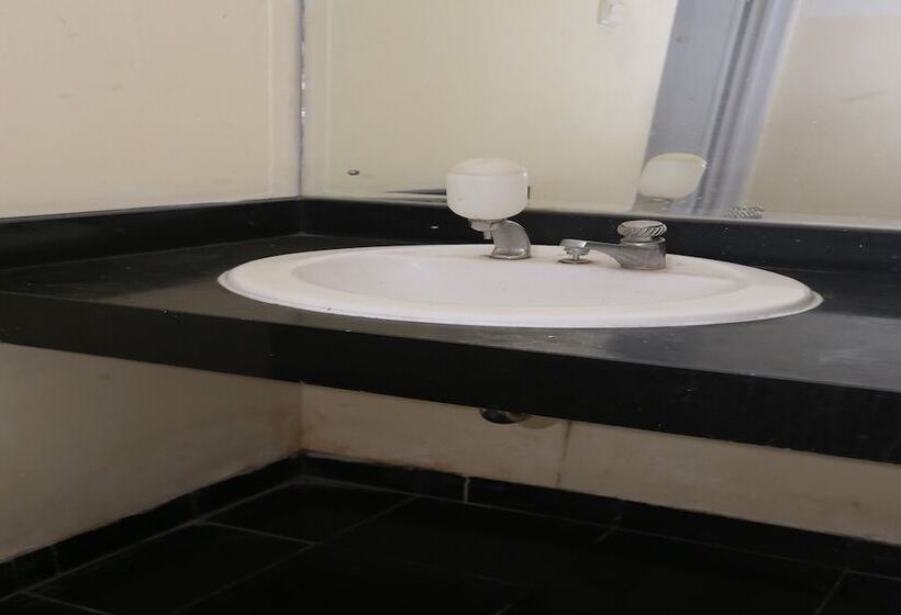 Hotell Spot On 93827 Rumah Kost Harapan Indah