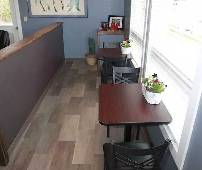 Motelli Wolastoq Inn And Suites