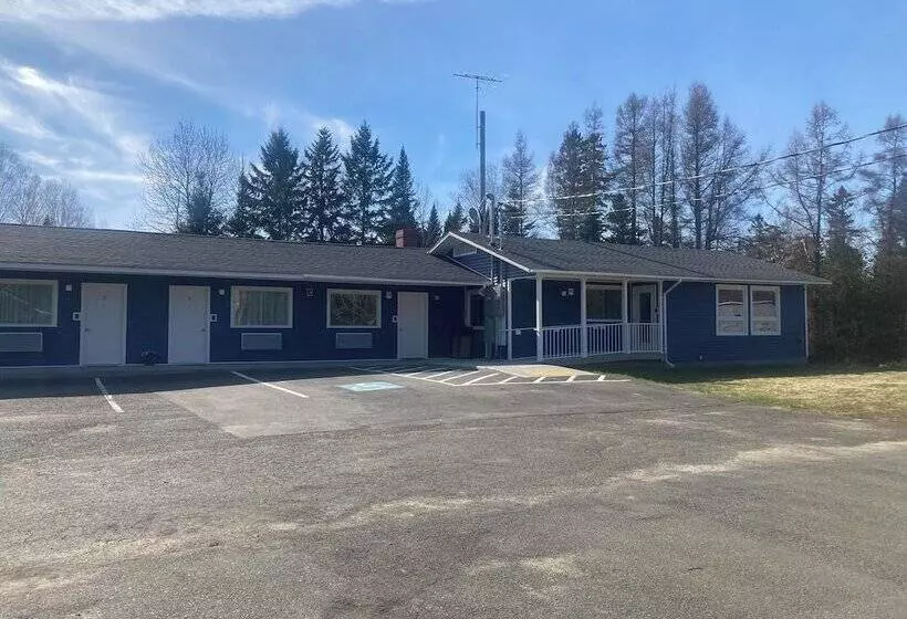 Motelli Wolastoq Inn And Suites