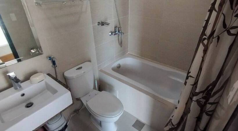 Hotel 8 Newtown Boulevard By Hiverooms