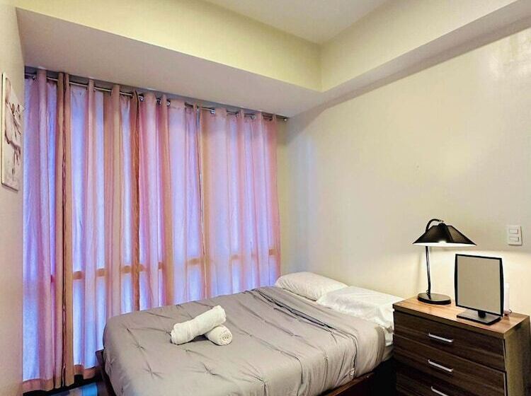 Hotel 8 Newtown Boulevard By Hiverooms