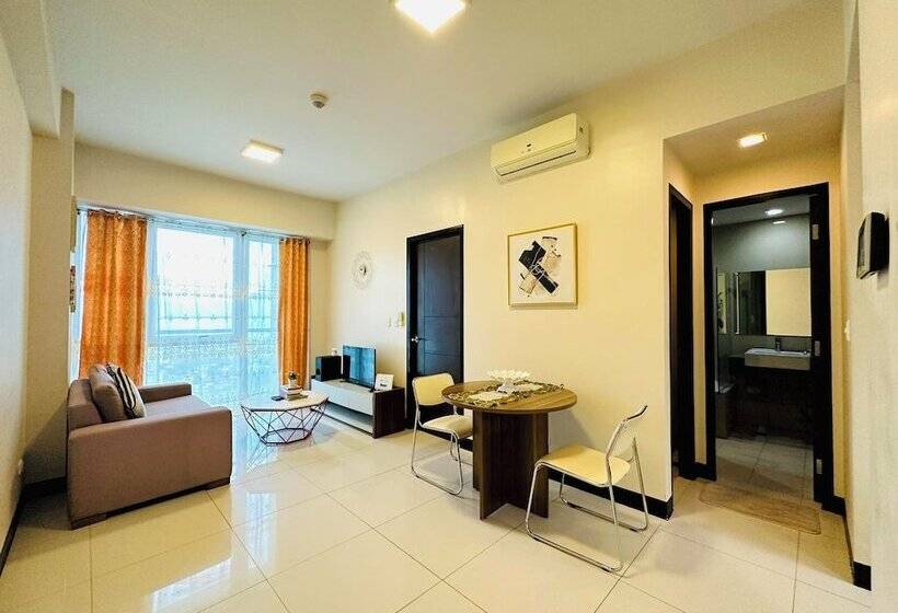 Hotel 8 Newtown Boulevard By Hiverooms