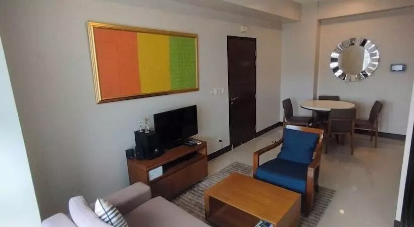 Hotelli 8 Newtown Boulevard By Hiverooms