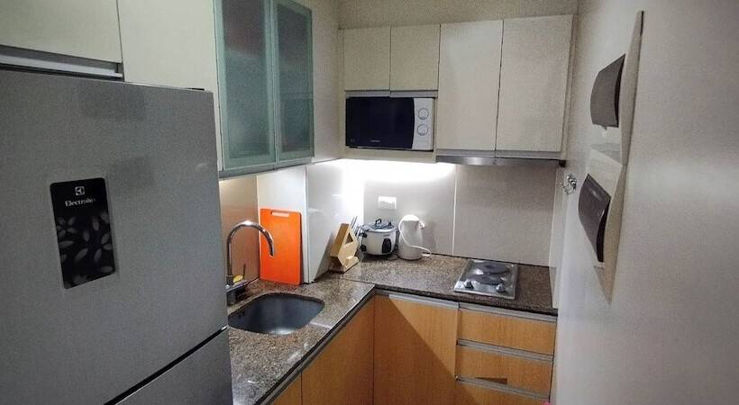 Hotel 8 Newtown Boulevard By Hiverooms