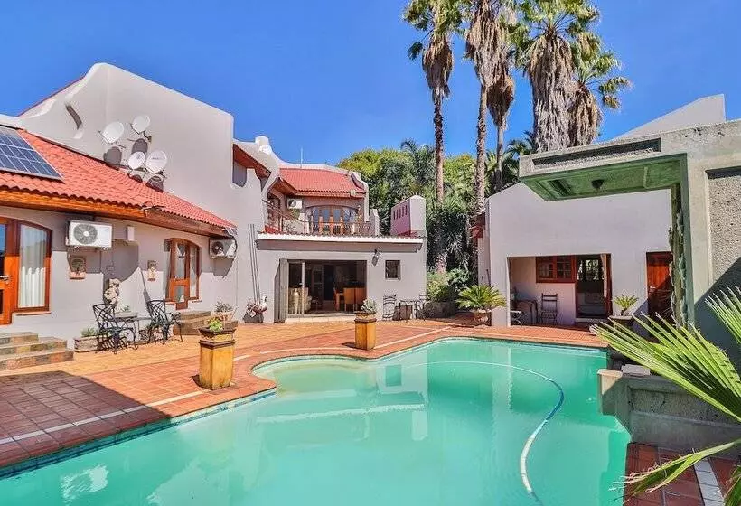 Majatalo Cascade Villa Guesthouse