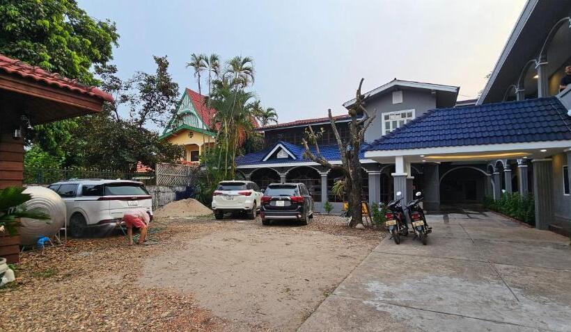 Yula Hotel Thatluang