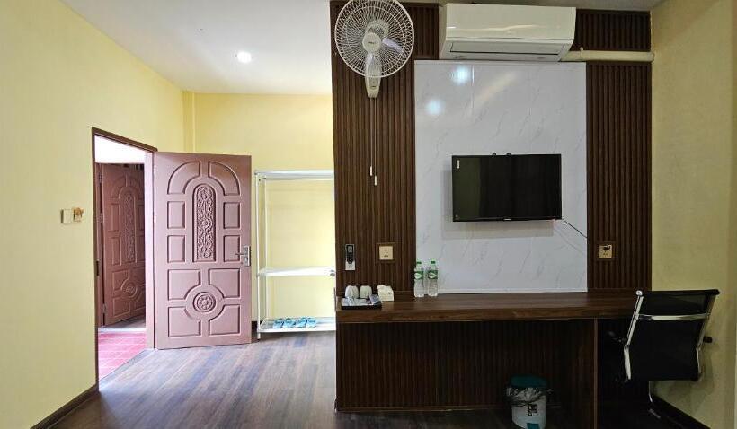 Yula Hotel Thatluang