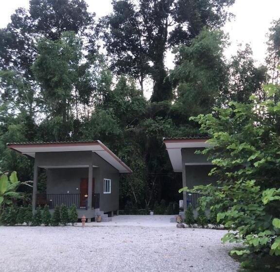 Pension บ้านอยู่ดีโฮมสเตย์