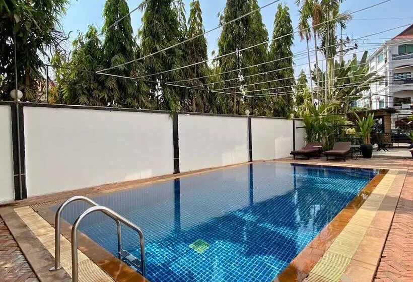 Hotelli Maha Kali
