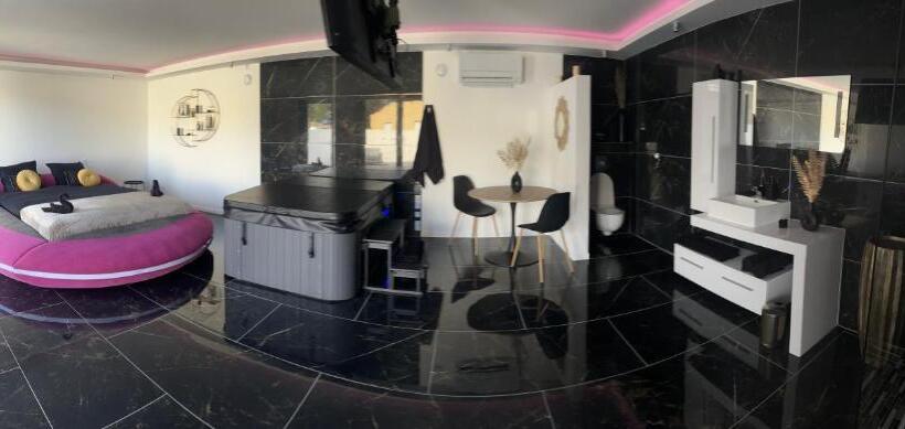 פנסיון Chambres Des Délices