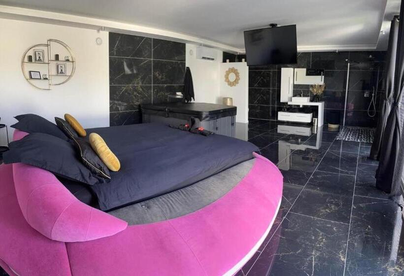 פנסיון Chambres Des Délices