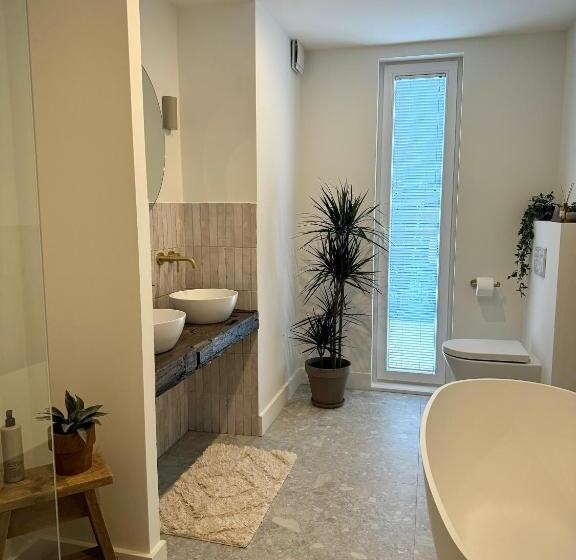 تختخواب و صبحانه De Wilden Ezel