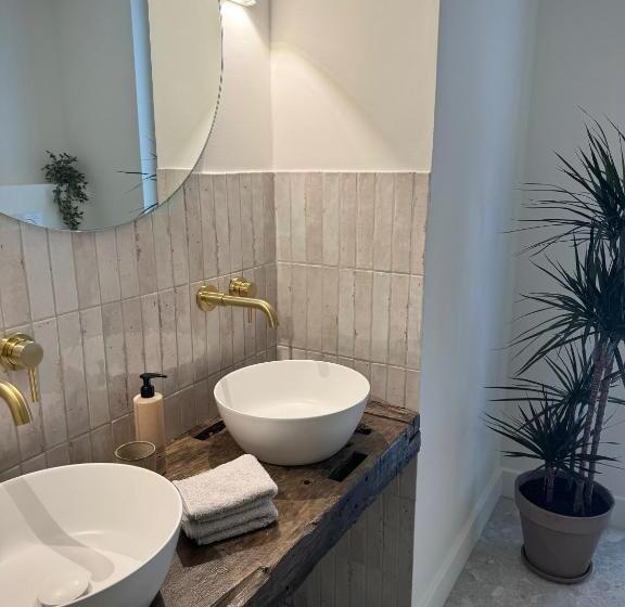 تختخواب و صبحانه De Wilden Ezel