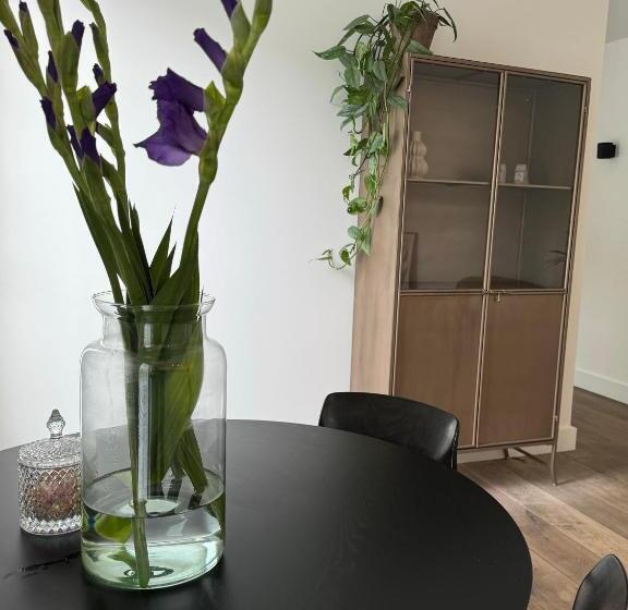 تختخواب و صبحانه De Wilden Ezel