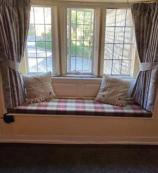 צימר Bear Inn   Bisley