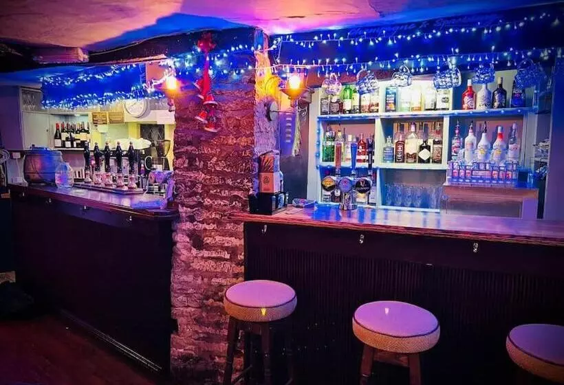 Aamiaismajoitus (B&B) Bear Inn   Bisley