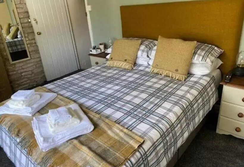 Aamiaismajoitus (B&B) Bear Inn   Bisley