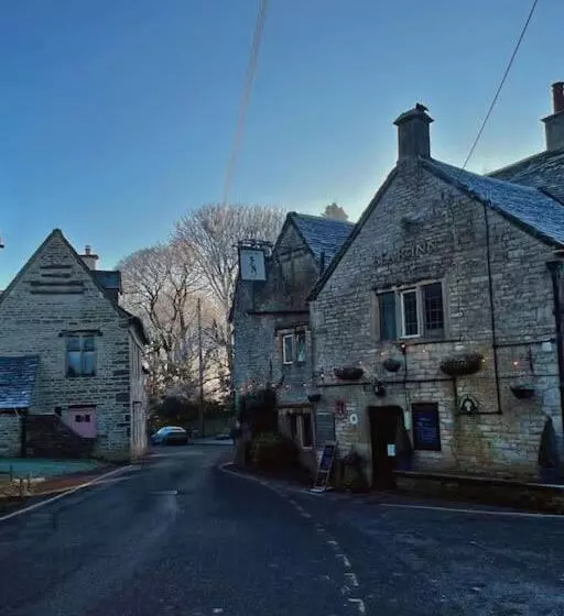 Aamiaismajoitus (B&B) Bear Inn   Bisley
