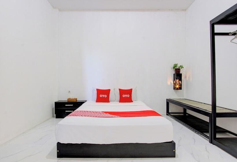 Hotel Oyo 93885 D Harjo Guesthouse