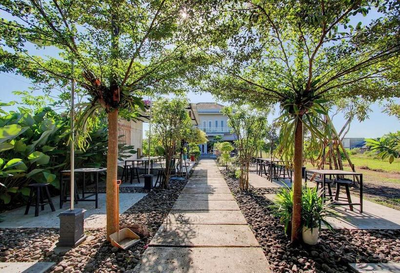 Hotel Oyo 93885 D Harjo Guesthouse