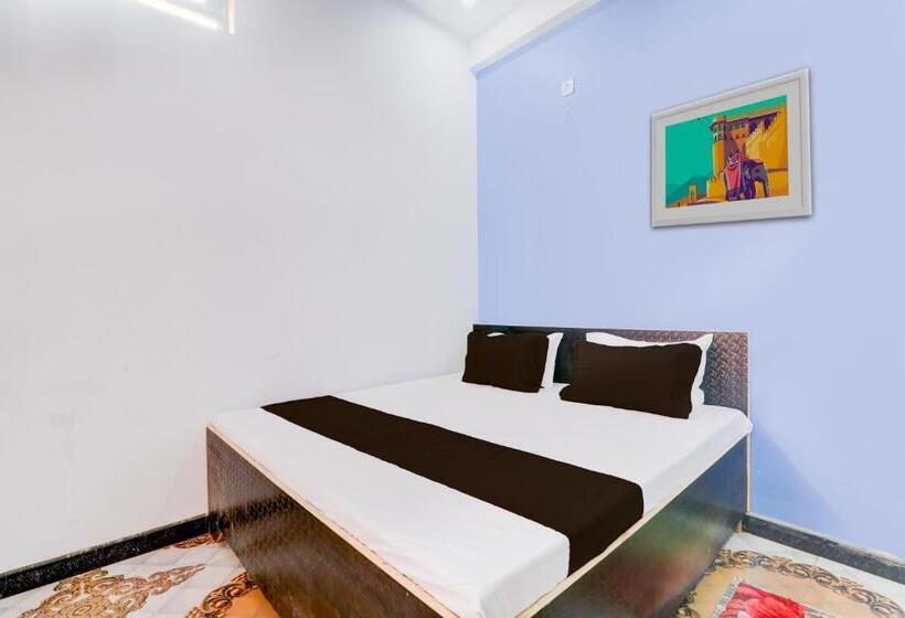 ホテル Oyo Flagship Arl Mansion