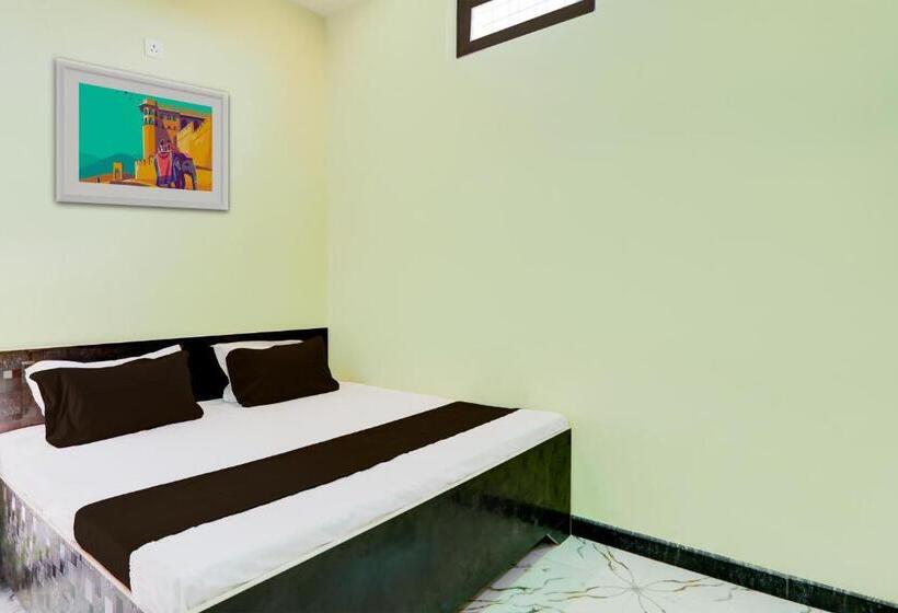 ホテル Oyo Flagship Arl Mansion