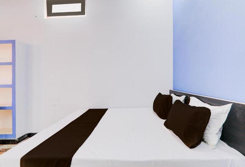 ホテル Oyo Flagship Arl Mansion