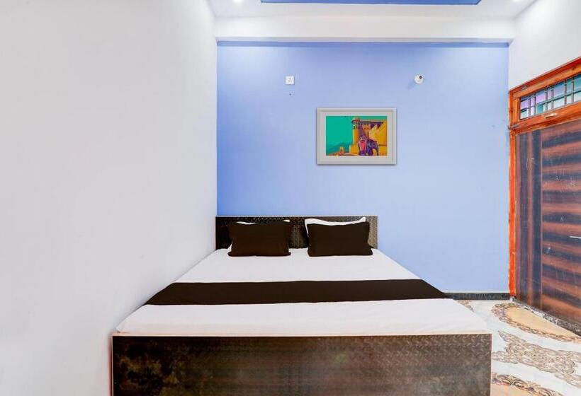 ホテル Oyo Flagship Arl Mansion