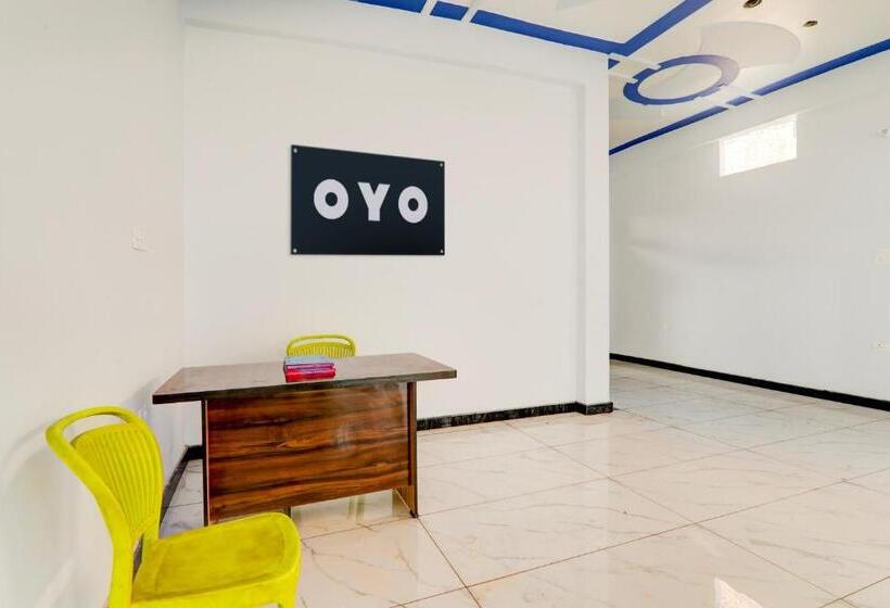 ホテル Oyo Flagship Arl Mansion