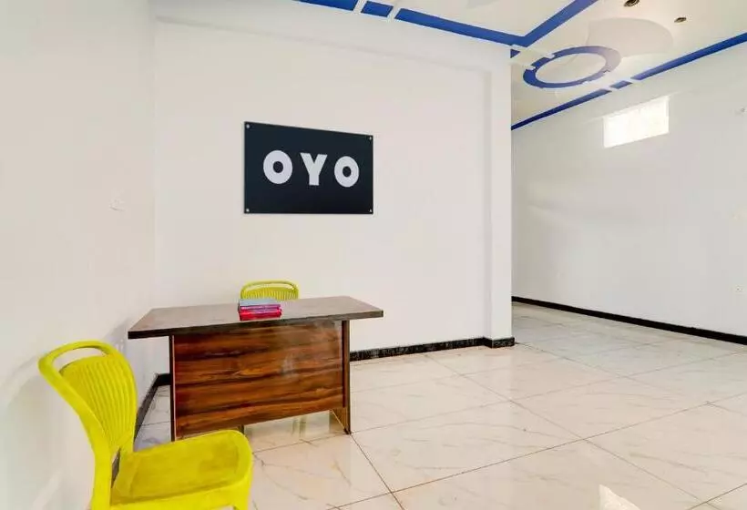 ホテル Oyo Flagship Arl Mansion