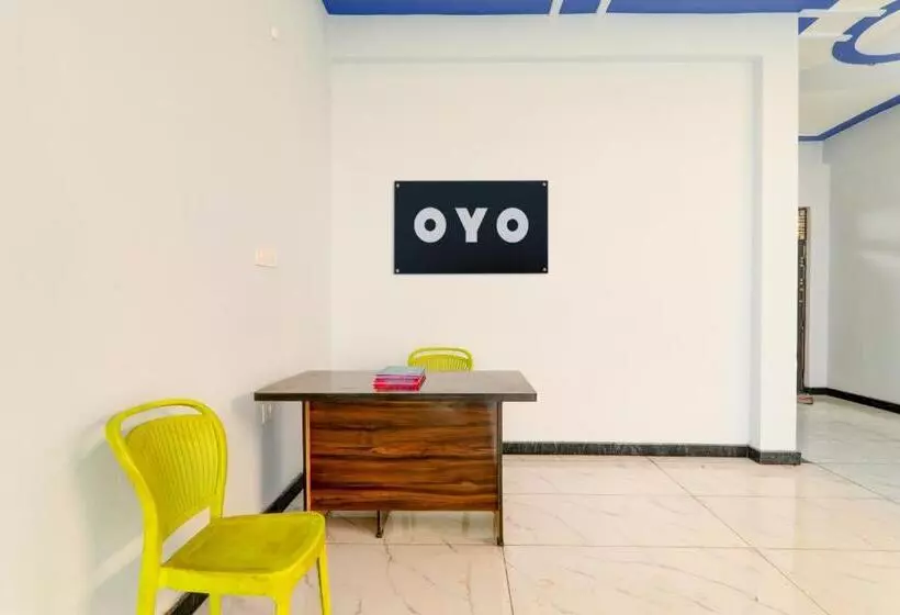 ホテル Oyo Flagship Arl Mansion