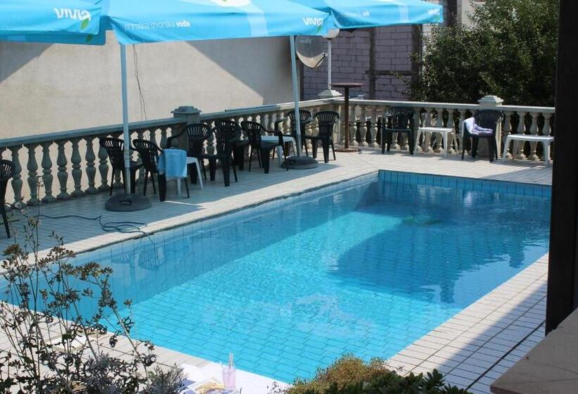 هاستل Intermezzo Vuk