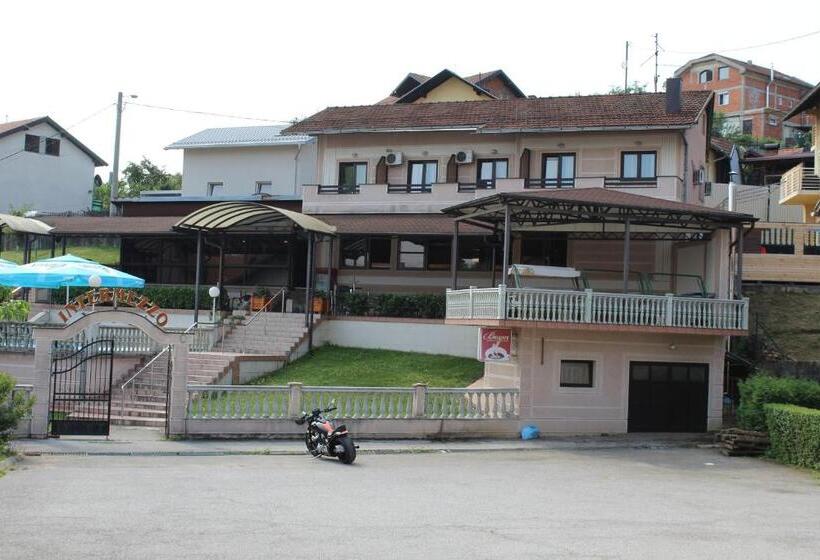 هاستل Intermezzo Vuk