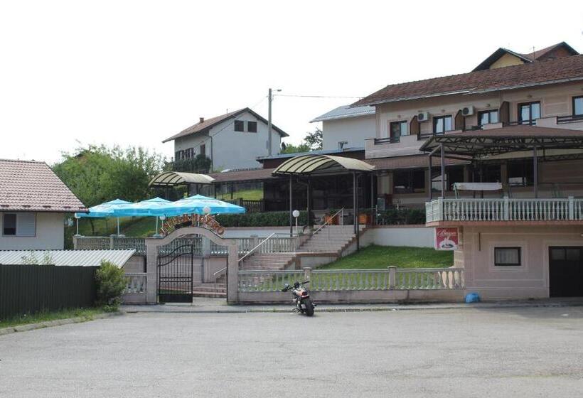 هاستل Intermezzo Vuk