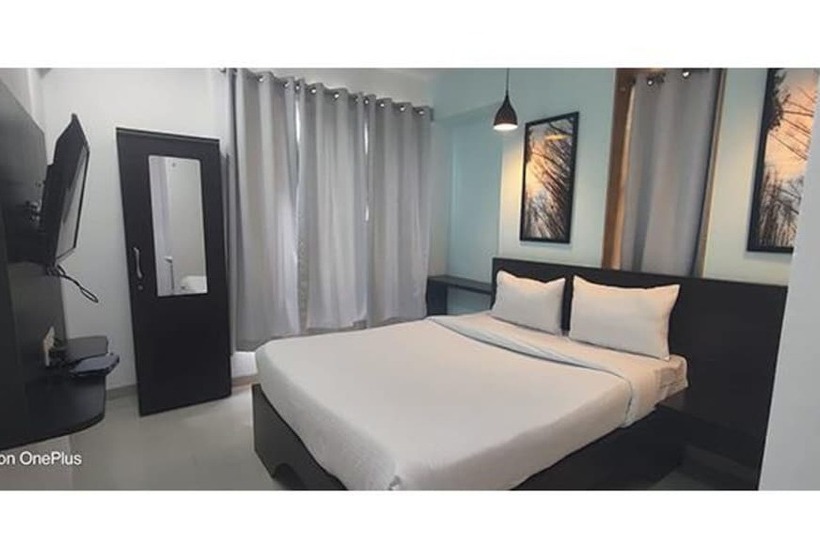 Fabhotel The Corporate Hub