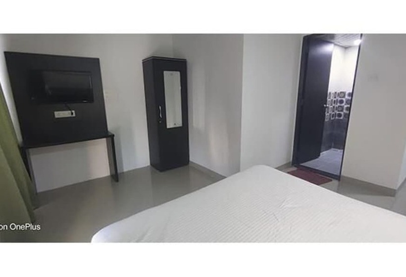 Fabhotel The Corporate Hub