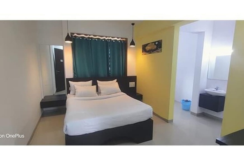 Fabhotel The Corporate Hub