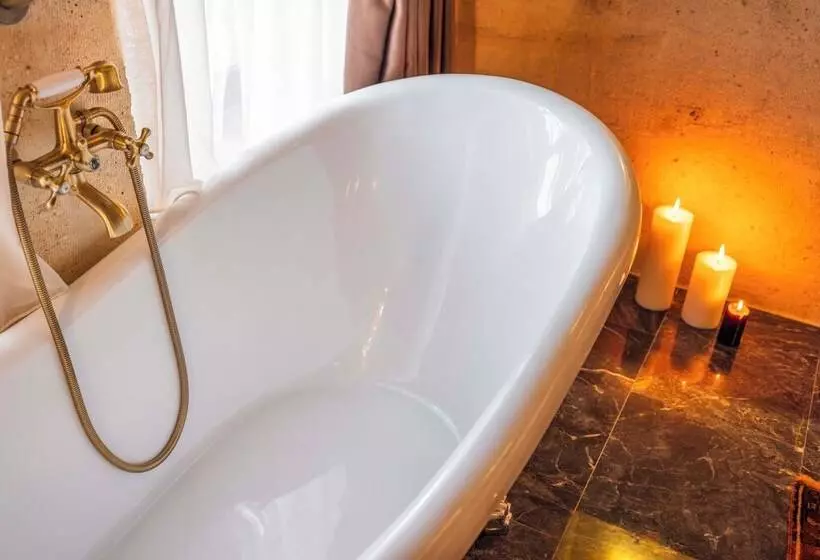 Hotelli Signature Cave Premium Suites